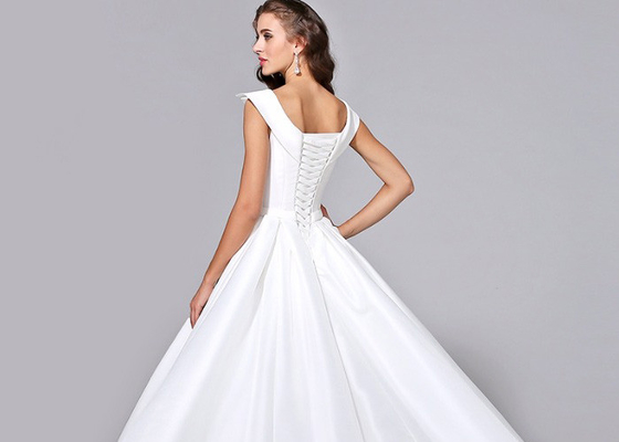 Vintage Style V Neck Female Wedding Dress With Long Court Train Customized Color