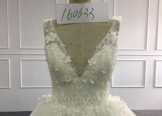 Ladies Organza Ivory Princess Bride Wedding Dress With Long Tail And Sweep Train