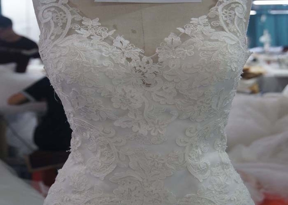 Luxury Sweetheart Ivory Mermaid Style Wedding Dress With Beaded Appliques 100% Polyester