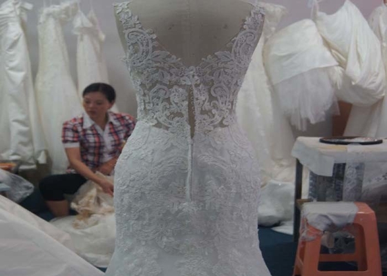 Luxury Sweetheart Ivory Mermaid Style Wedding Dress With Beaded Appliques 100% Polyester