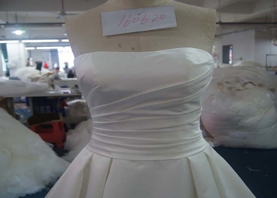Ivory Satin High Fashion Wedding Dress , Strapless Design Ivory Wedding Dresses