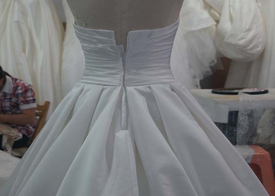 Ivory Satin High Fashion Wedding Dress , Strapless Design Ivory Wedding Dresses