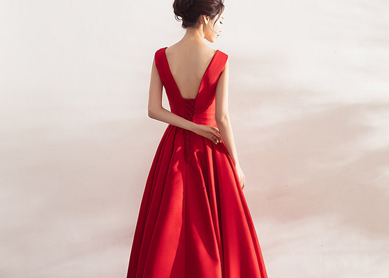 Ladies Formal Long Red Prom Dresses , Satin Backless Evening Gowns Sleeveless