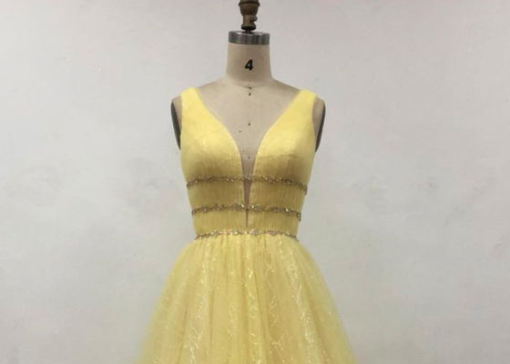 Bling Yellow Sleeveless Prom Ball Gowns For Ladies Beading Pattern Customized Size