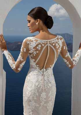 Beach Lace A Line Wedding Dress Appliques Long Sleeves Slit Side Lvory